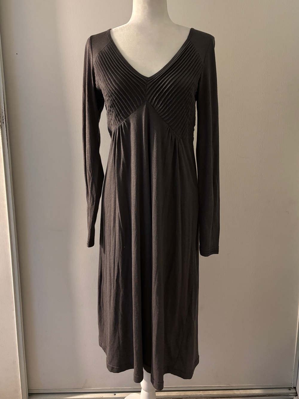 V-Neck Long Sleeve Ribbed Detail Dress - Charcoal